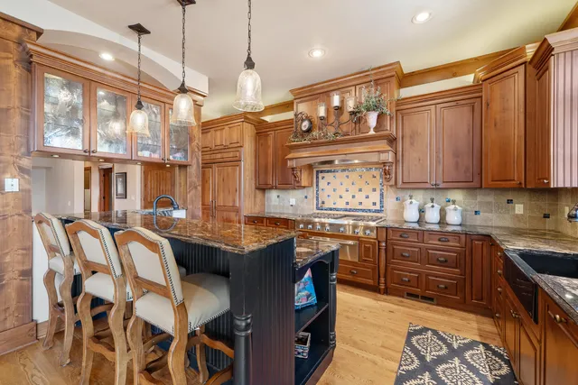 $4,950,000 | W5539 Oak Park Road, La Grange, WI 53121