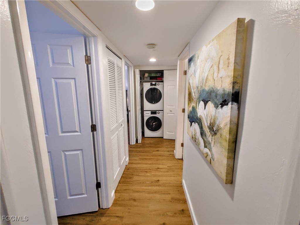 5830 Trailwinds Drive, Unit 813 Fort Myers, FL 33907 - Photo 20 of 39 a view of entryway with a mirror