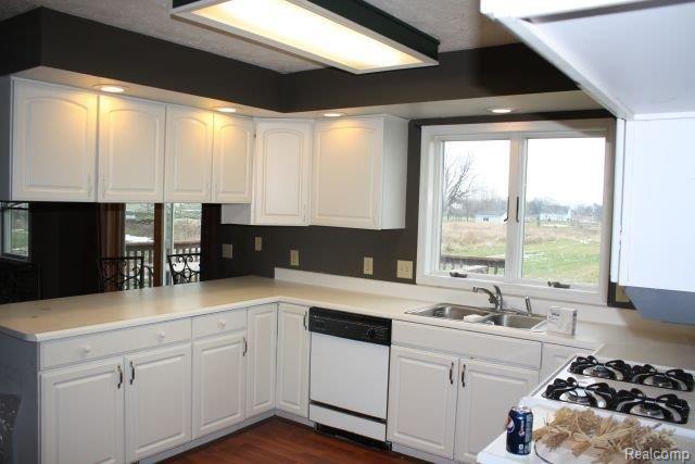 2075 Winslow Road Imlay City, MI 48444 - Photo 3 of 18 kitchen.jpg