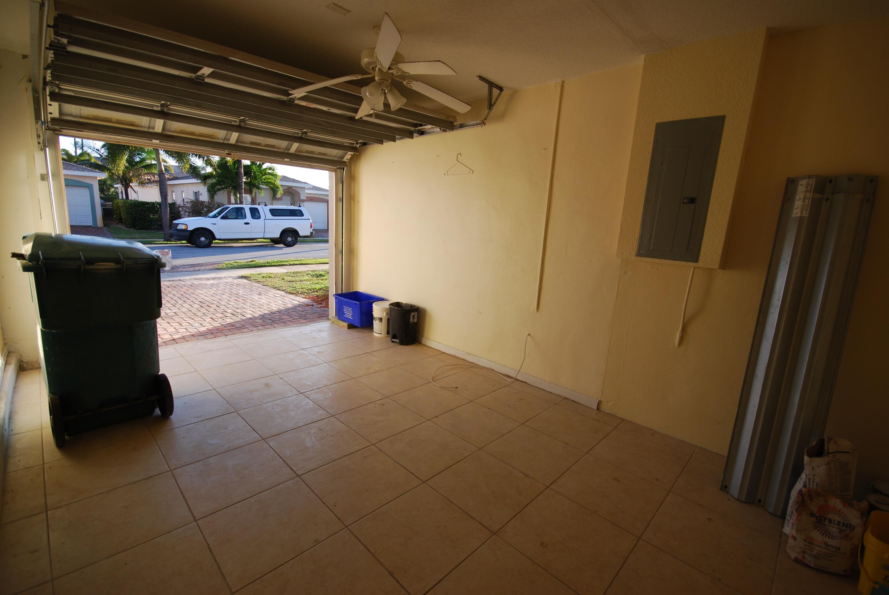 569 East Ridge Circle North Boynton Beach, FL 33435 - Photo 17 of 25 DSC_0351