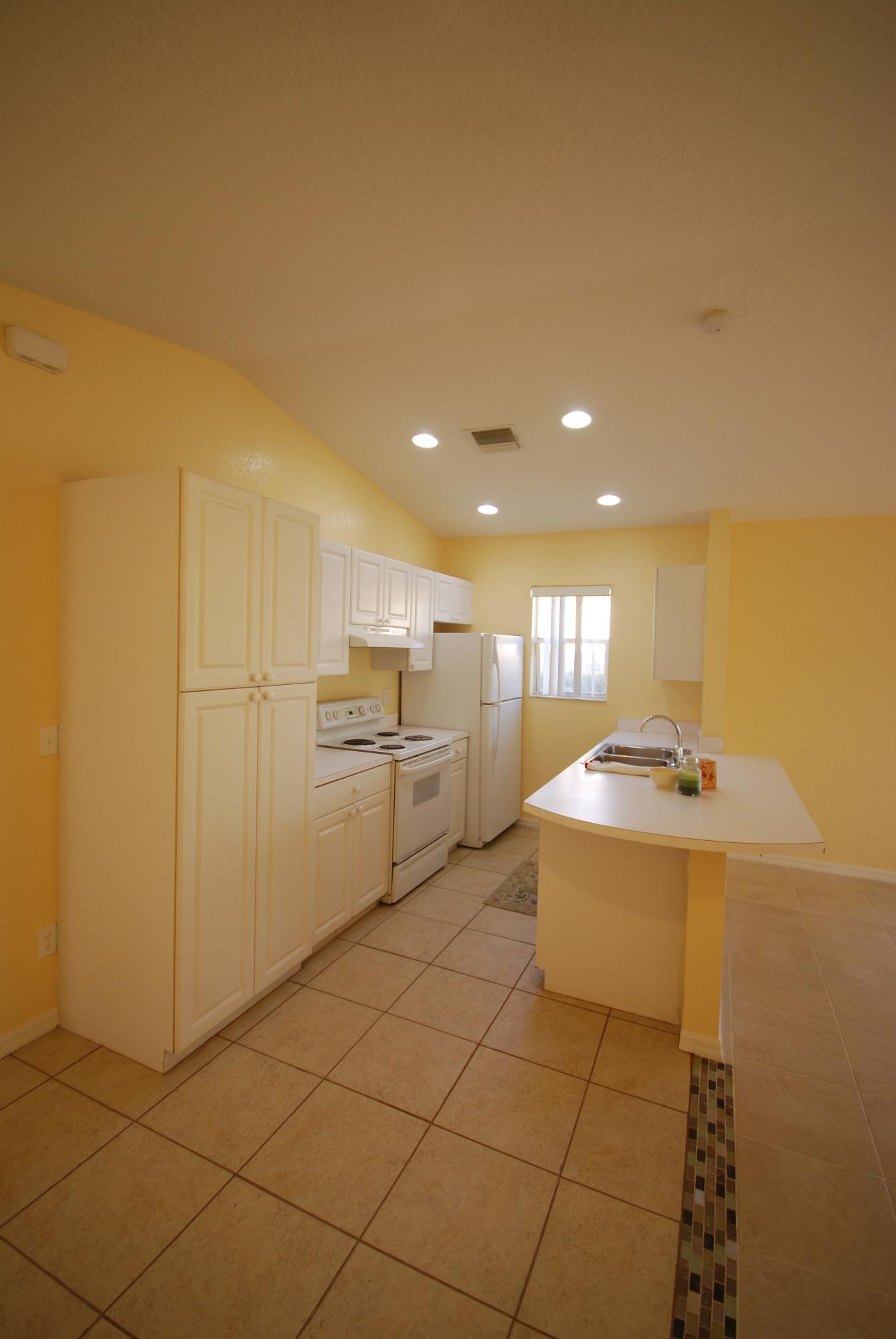 569 East Ridge Circle North Boynton Beach, FL 33435 - Photo 9 of 25 DSC_0342