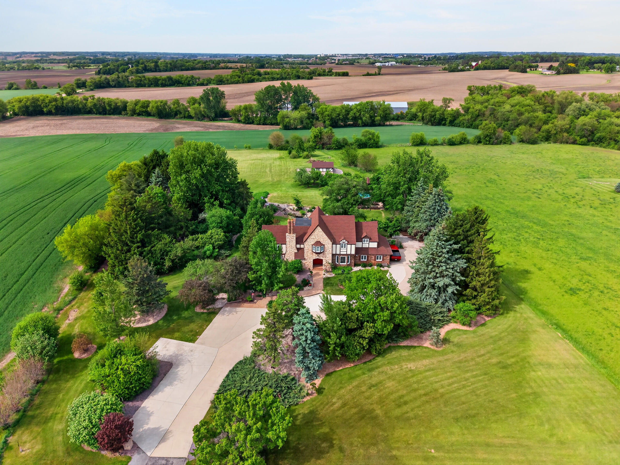 17800 Burlington Road Paris, WI 53182 - Photo 40 of 55 054_DJI_20260526160122_0048_D_DHD1