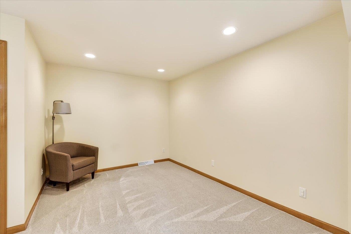 1622 Pondview Court Middleton, WI 53562 - Photo 28 of 40