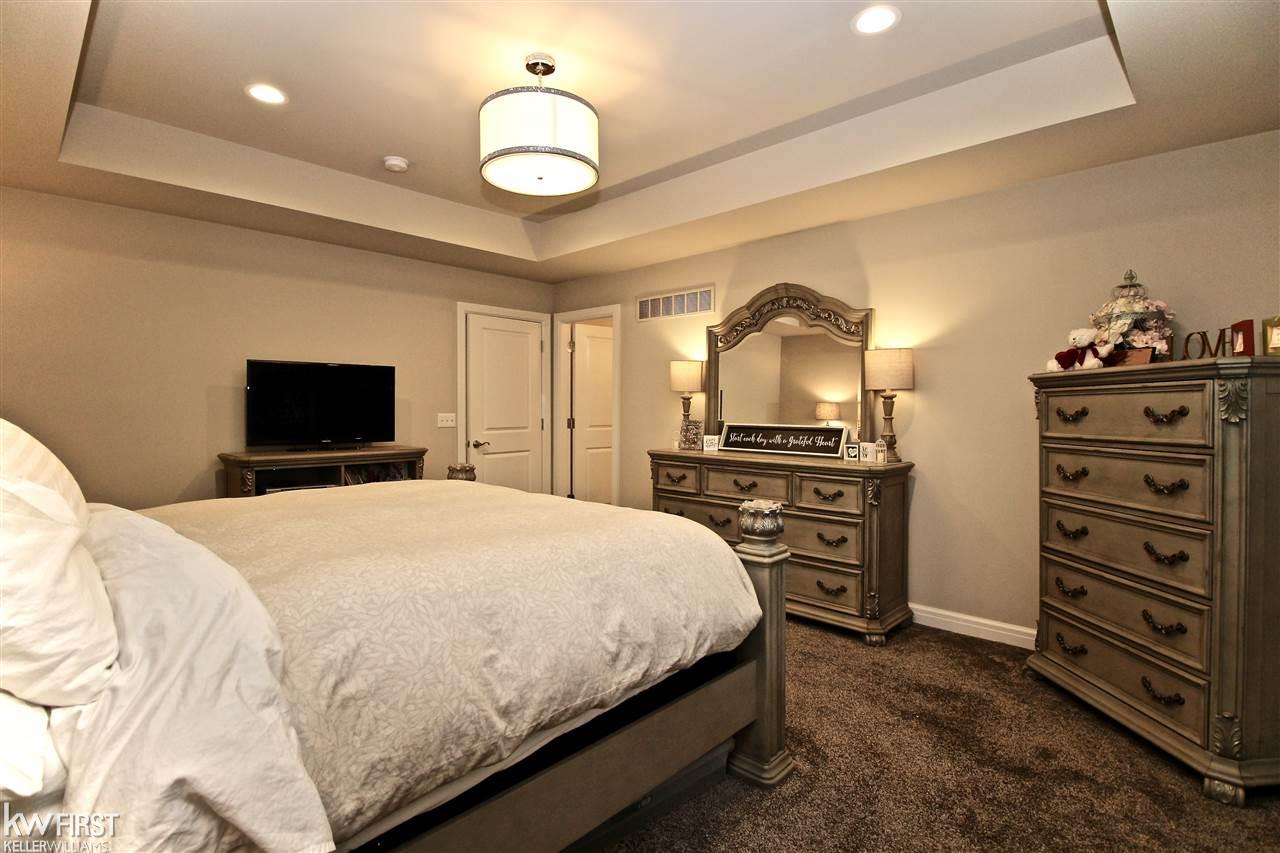 4240 Oak Arbor Drive Rochester, MI 48306 - Photo 20 of 37