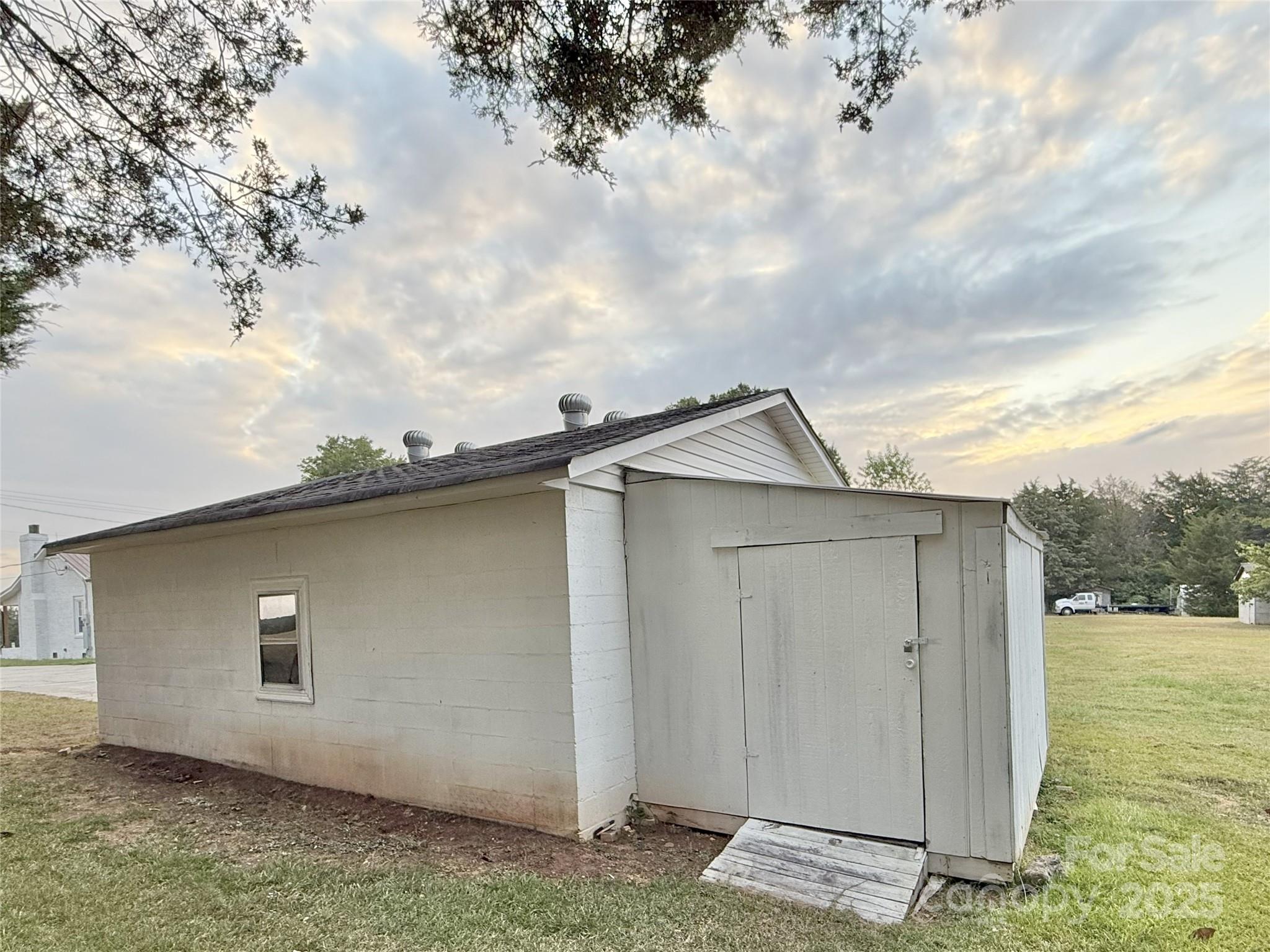 976 State Road 44 Chester, SC 29706 - Photo 32 of 35