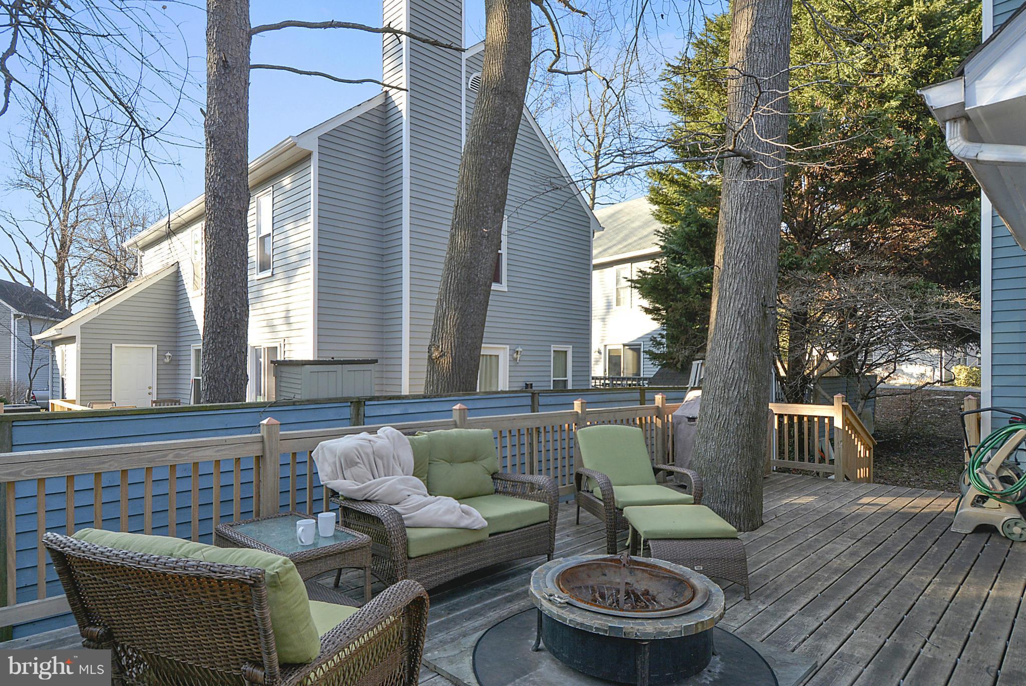 1521 Ritchie Lane Annapolis, MD 21401 - Photo 3 of 5 Great deck for entertaining or lounging
