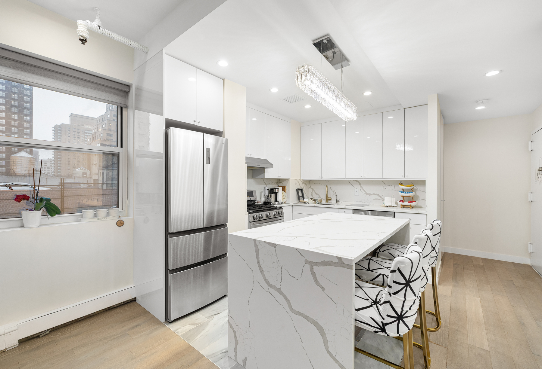 153 East 87th Street, Unit 7B Manhattan, NY 10128 - Photo 3 of 12