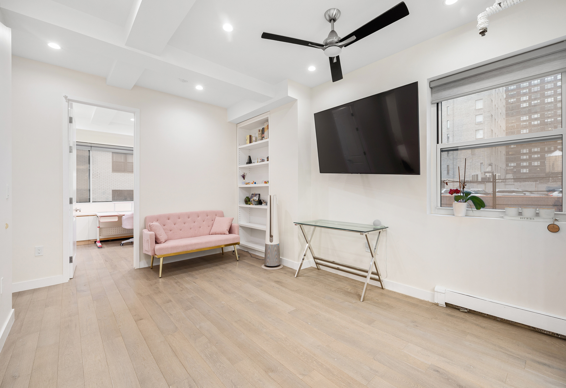 153 East 87th Street, Unit 7B Manhattan, NY 10128 - Photo 4 of 12