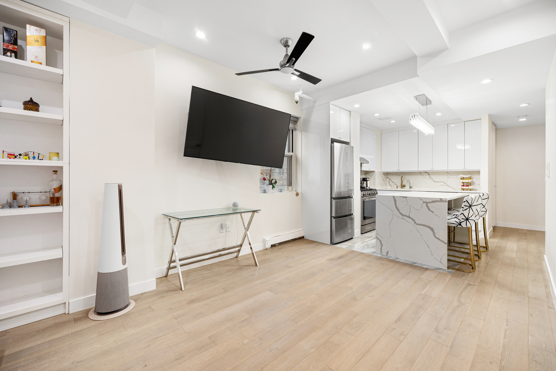 153 East 87th Street, Unit 7B Manhattan, NY 10128 - Photo 5 of 12