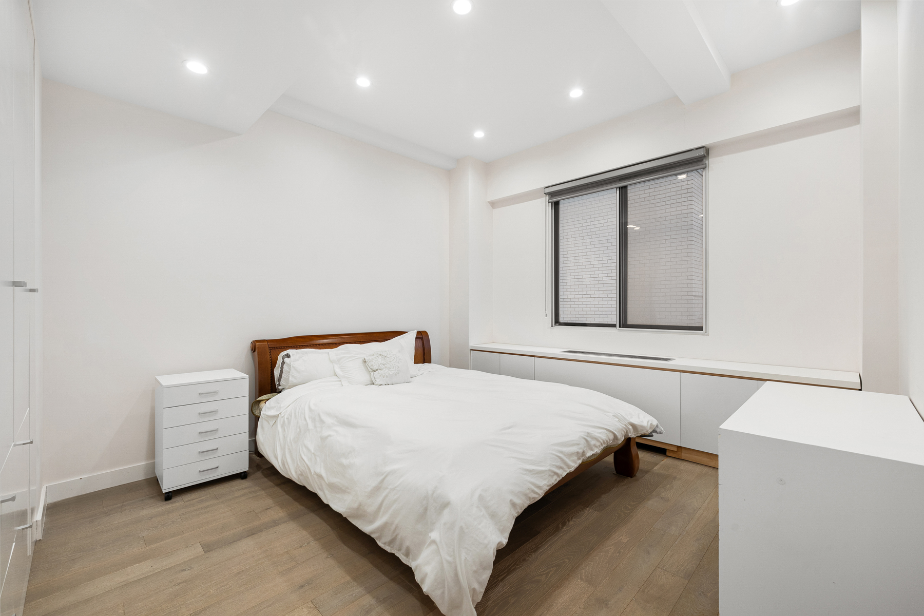 153 East 87th Street, Unit 7B Manhattan, NY 10128 - Photo 6 of 12