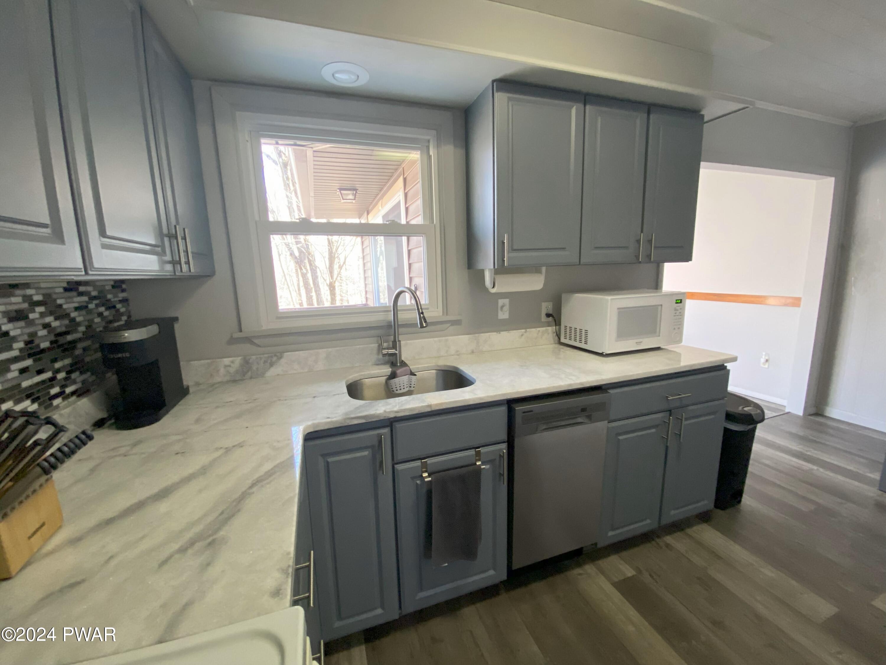 1049 Deer Valley Road Lake Ariel, PA 18436 - Photo 4 of 35 Kitchen Granite Countertops!