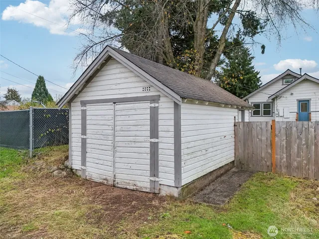 $419,900 | 3601 South Ainsworth Avenue, Tacoma, WA 98418
