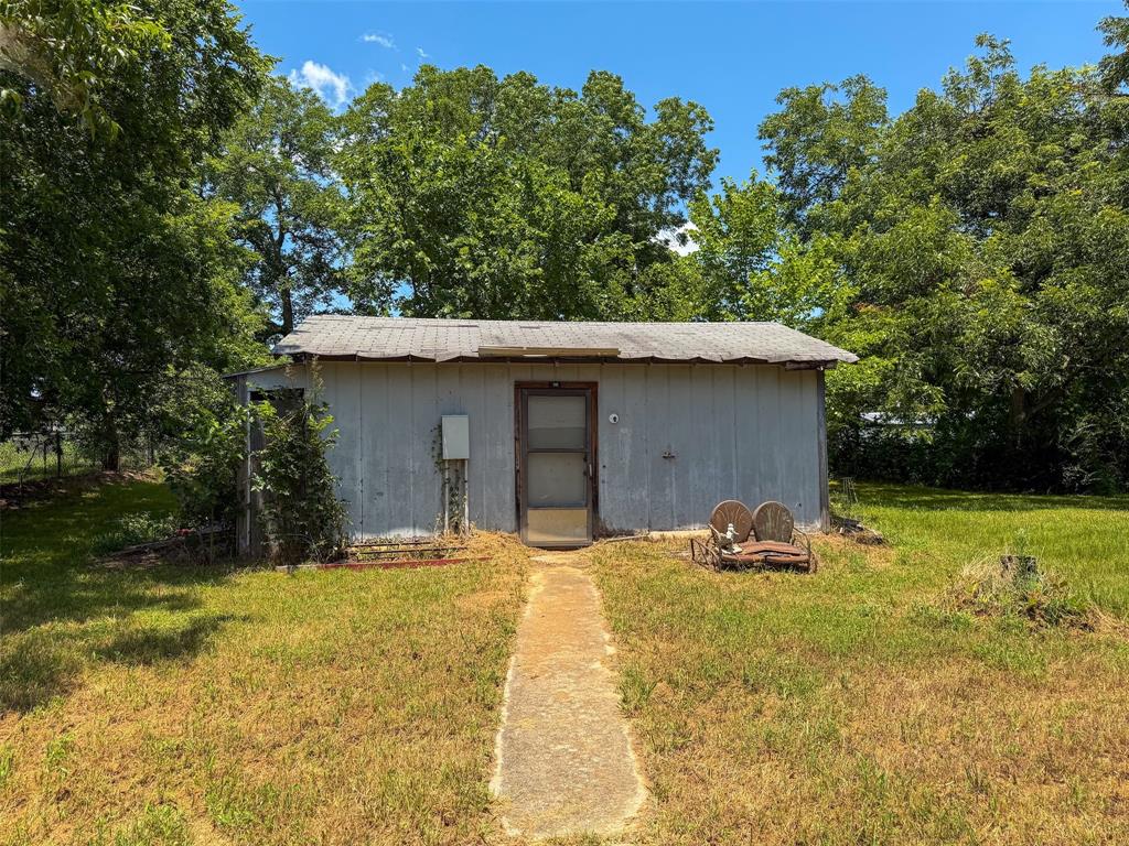 719 East Bullock Street Denison, TX 75021 - Photo 12 of 16