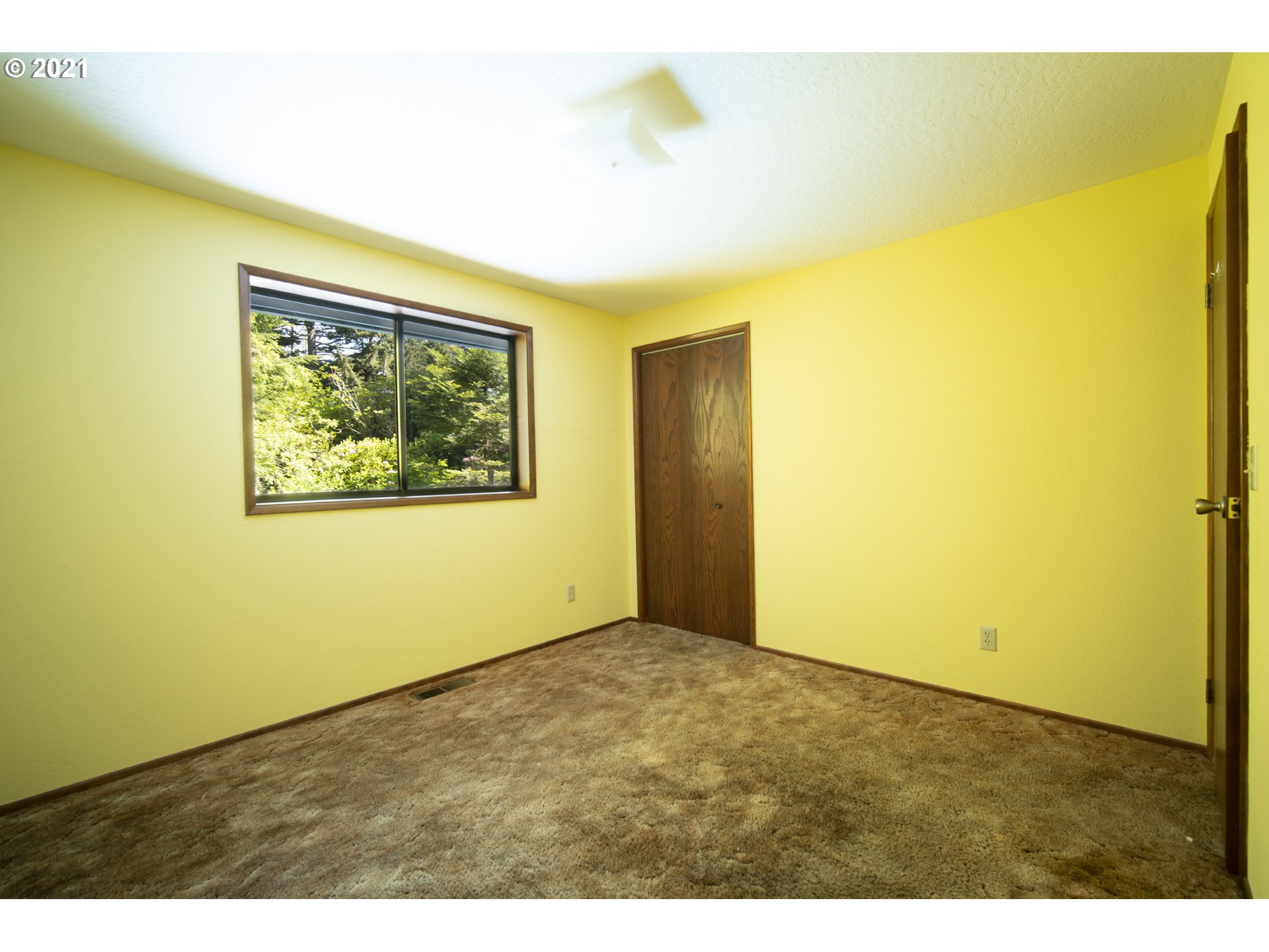 57126 Fahy Road Bandon, OR 97411 - Photo 5 of 31 Gallery Image 5