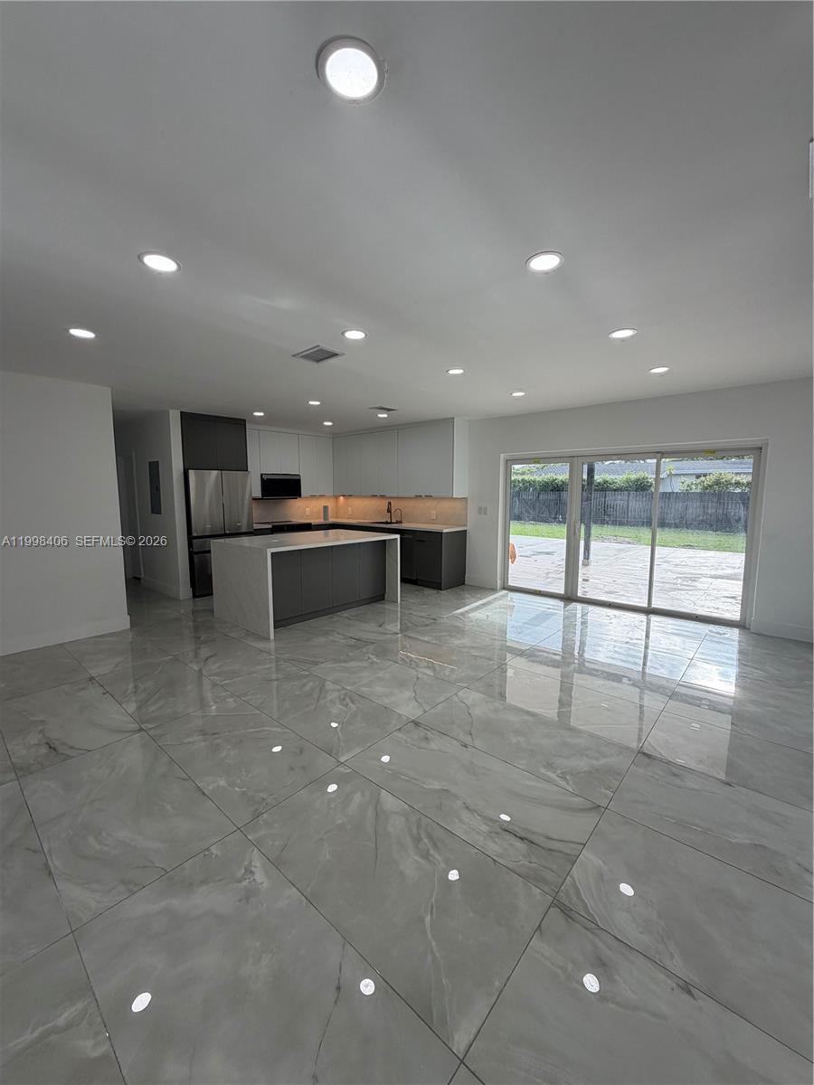 596 Ragan Drive Miami Springs, FL 33166 - Photo 13 of 20