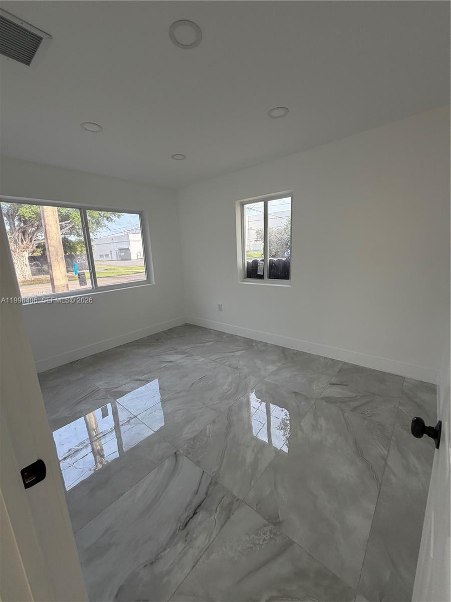 596 Ragan Drive Miami Springs, FL 33166 - Photo 15 of 20