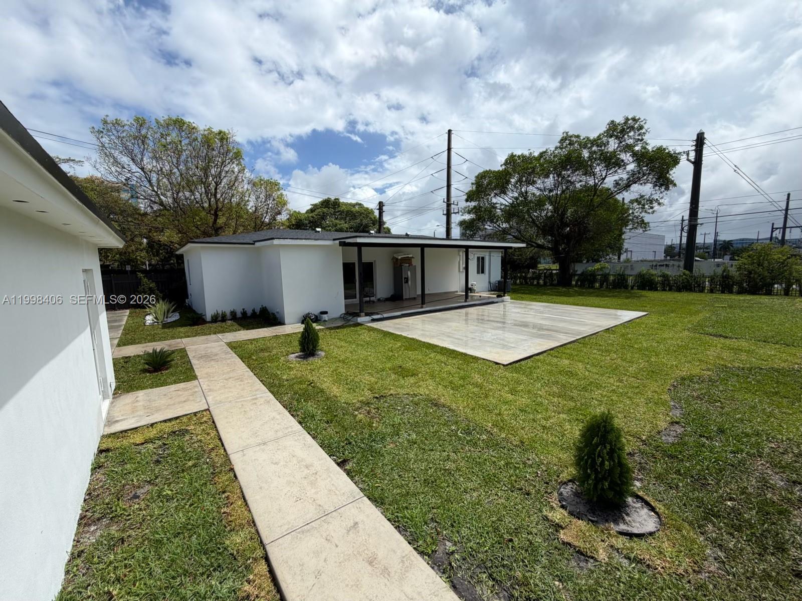 596 Ragan Drive Miami Springs, FL 33166 - Photo 6 of 20