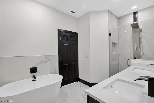 $1,900 | 4725-4727 27th Street Southwest, Unit 4725, Lehigh Acres, FL 33973