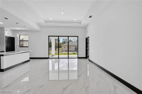 $1,900 | 4725-4727 27th Street Southwest, Unit 4725, Lehigh Acres, FL 33973