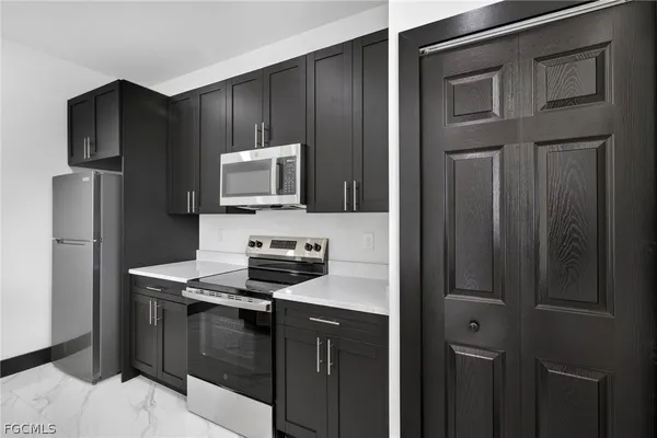 $1,900 | 4725-4727 27th Street Southwest, Unit 4725, Lehigh Acres, FL 33973