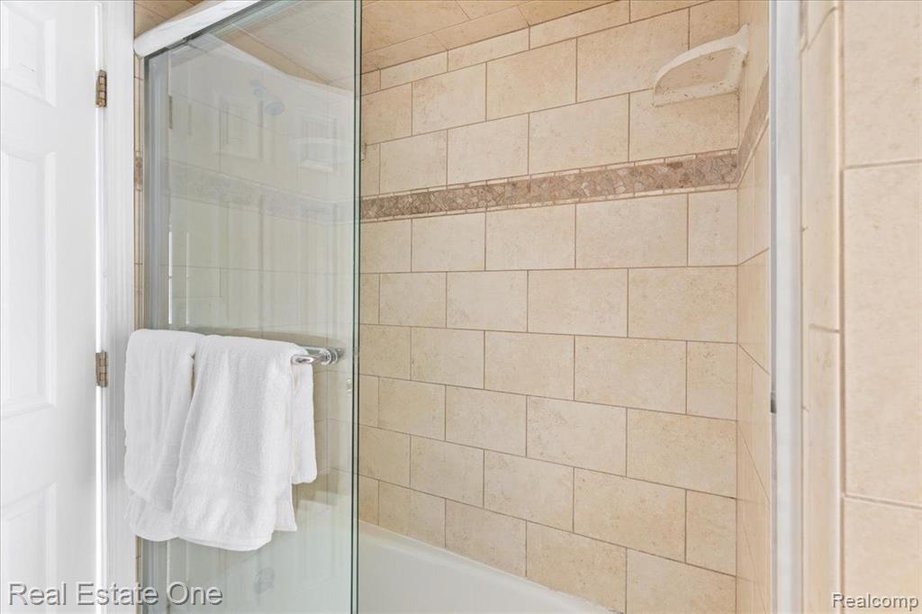 3246 Greenwood Street Rochester Hills, MI 48309 - Photo 24 of 27