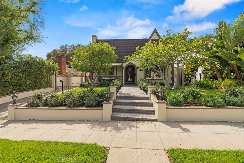 645 Glenmore Boulevard Glendale, CA 91206 - Photo 1 of 34 a front view of a house with plants