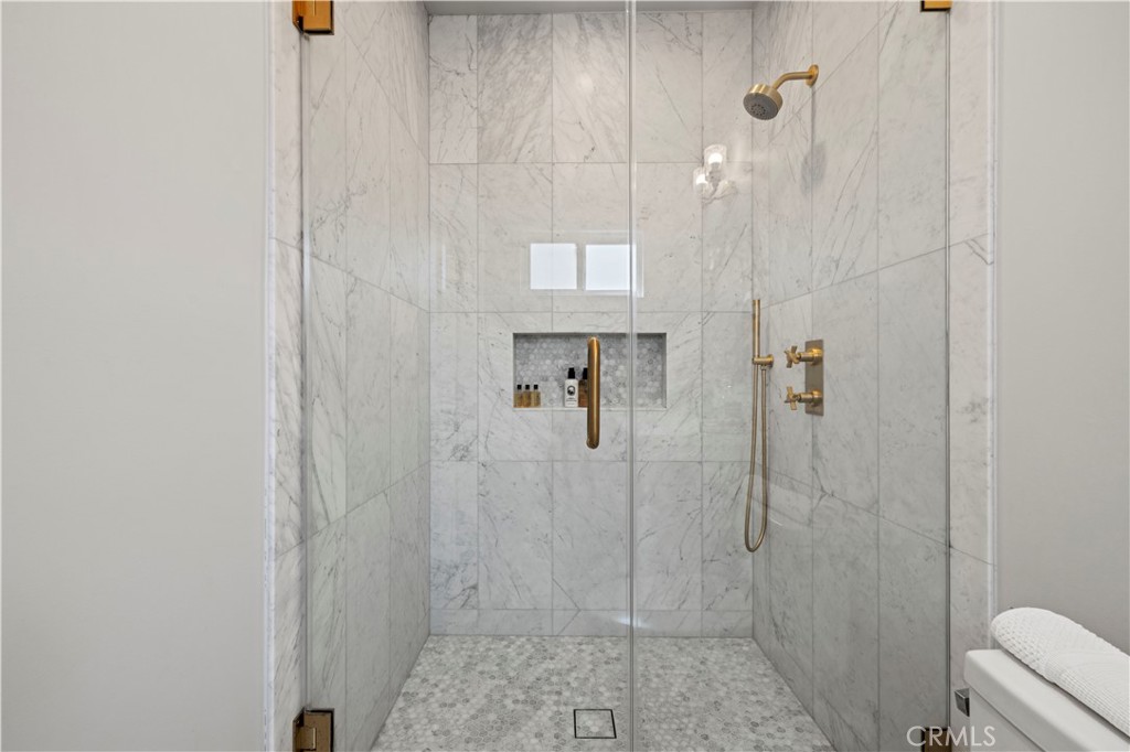 645 Glenmore Boulevard Glendale, CA 91206 - Photo 34 of 34 a bathroom with a shower