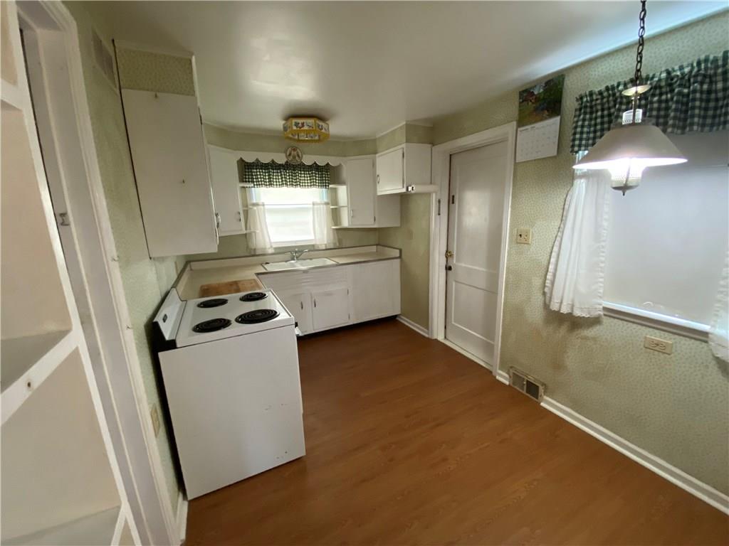 7645 Harcourt Road Indianapolis, IN 46260 - Photo 3 of 17 Gallery Image 3