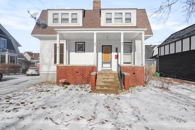 $110,000 | 510 De Koven Avenue, Racine, WI 53403