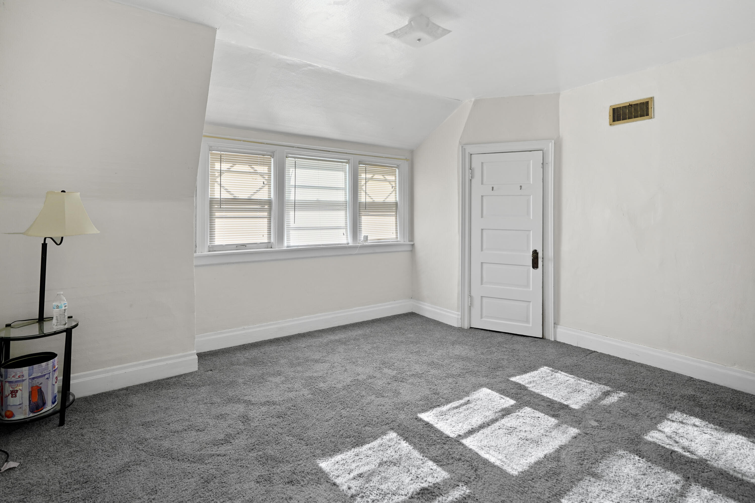 510 De Koven Avenue Racine, WI 53403 - Photo 15 of 26 15