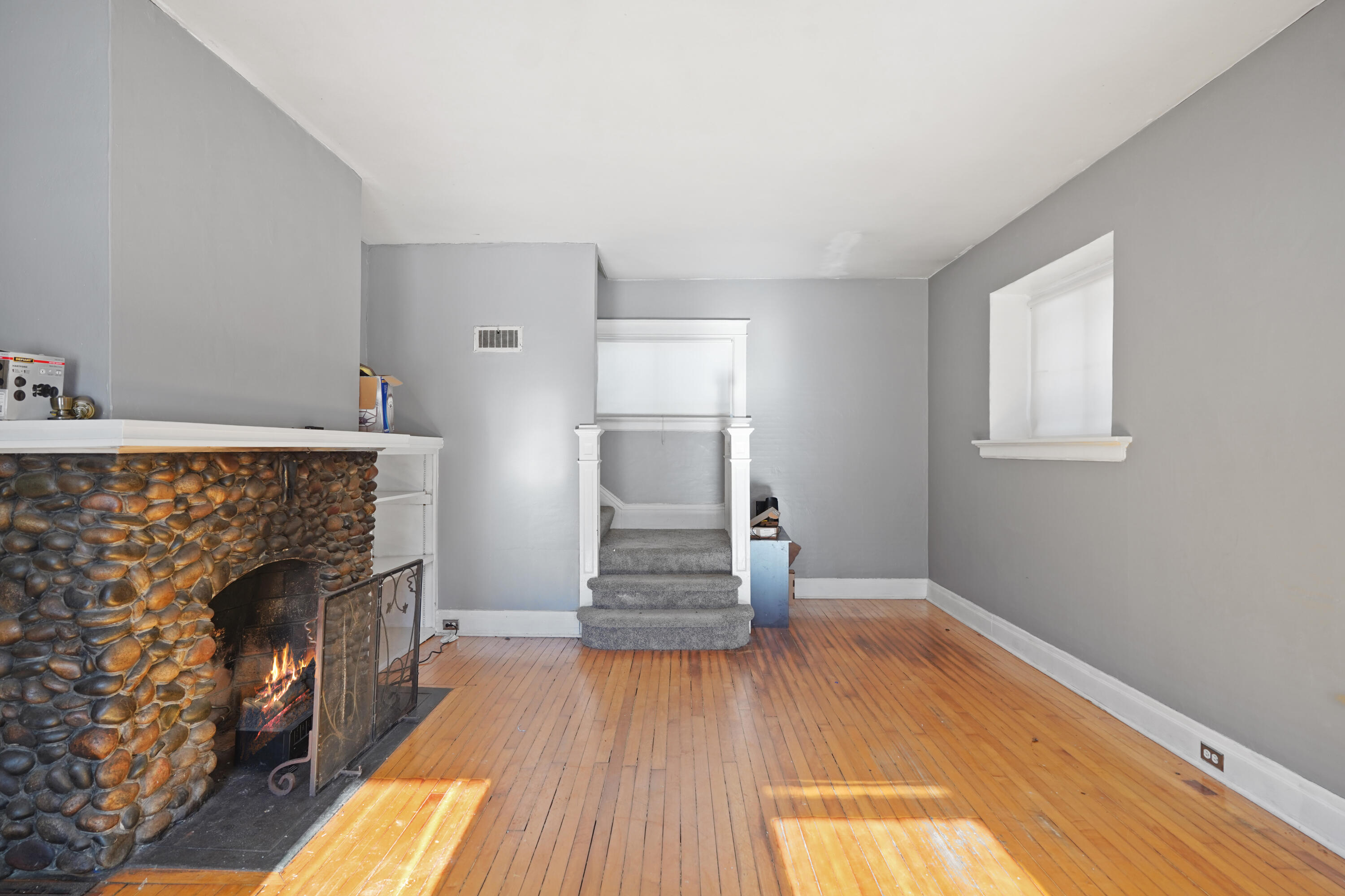 510 De Koven Avenue Racine, WI 53403 - Photo 4 of 26 4