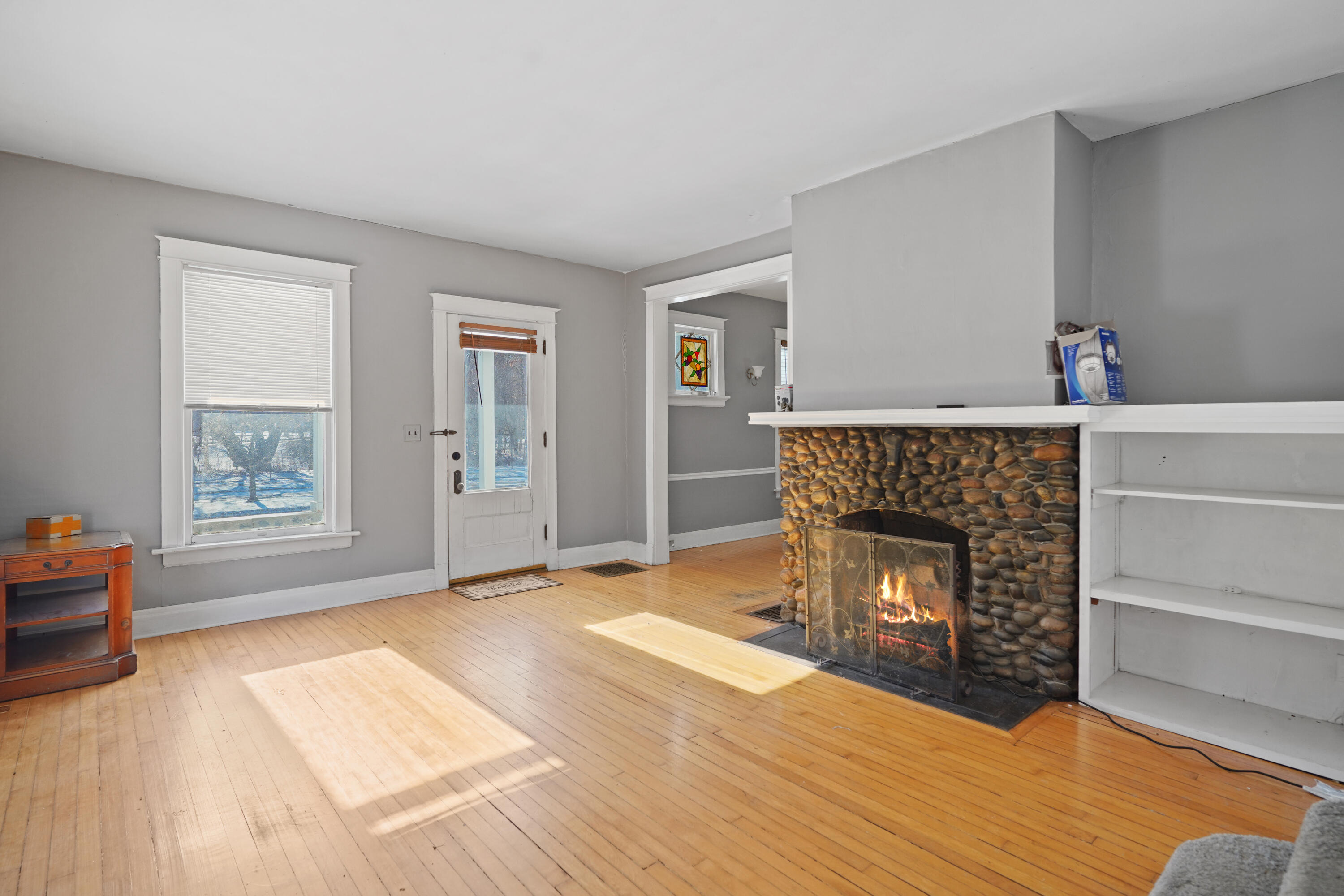 510 De Koven Avenue Racine, WI 53403 - Photo 5 of 26 5