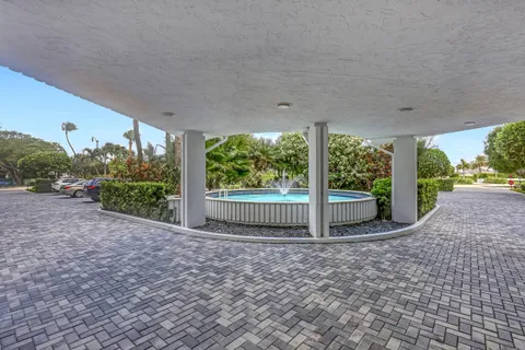$895,000 | 2295 South Ocean Boulevard, Unit 321, Palm Beach, FL 33480
