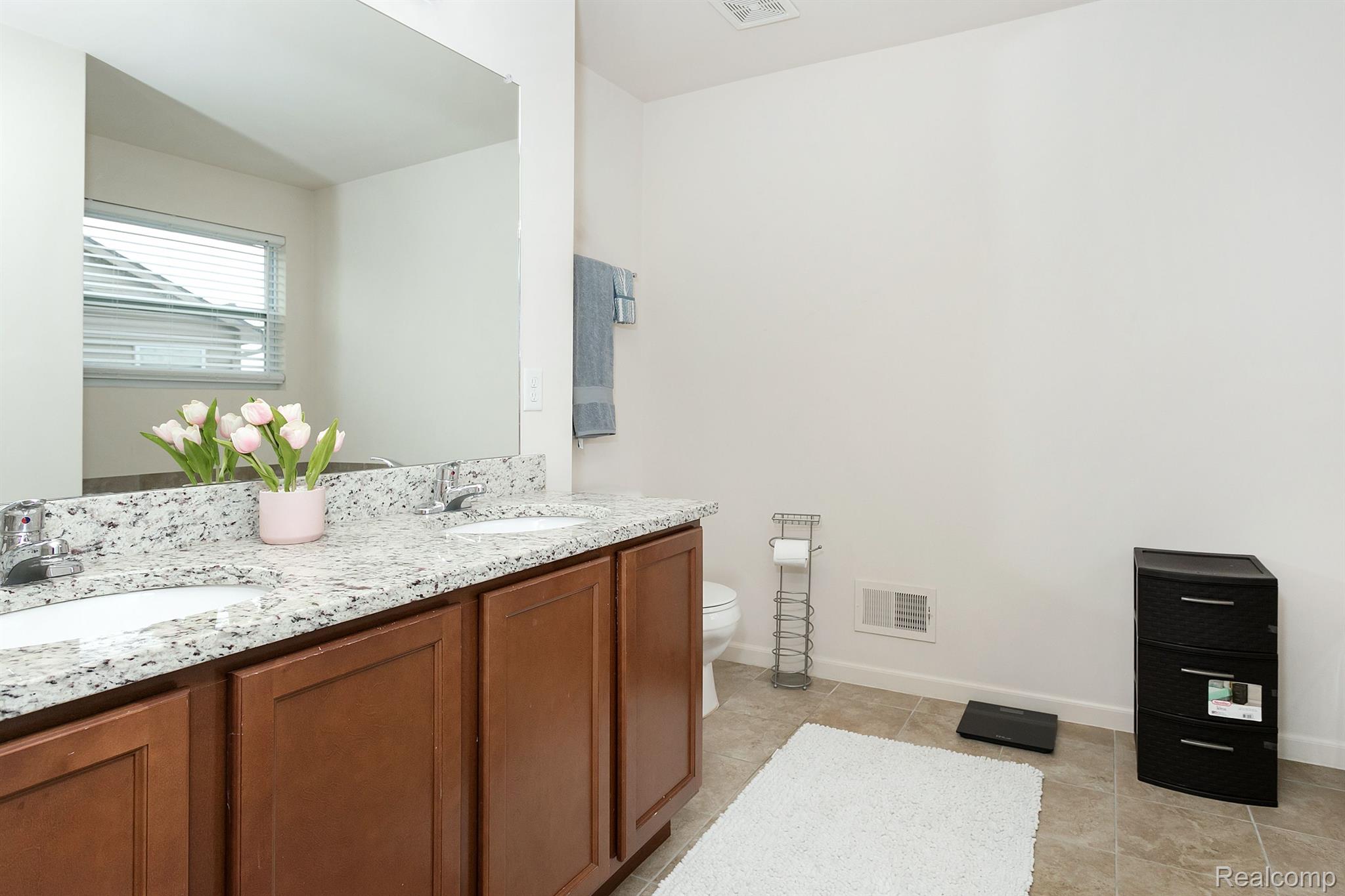 6226 Inverness Court Romulus, MI 48174 - Photo 18 of 39 Gallery Image 18