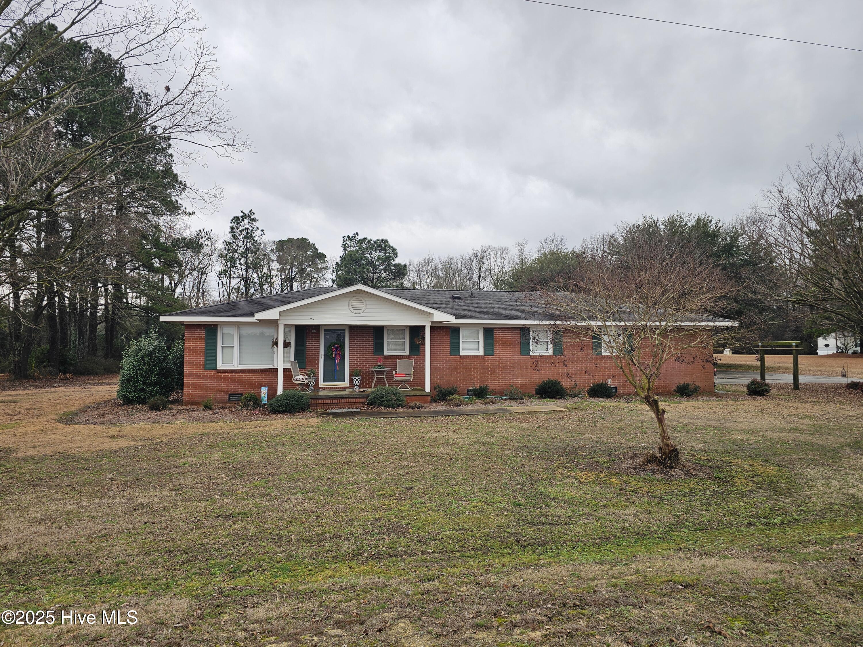 178 Westbrook Road Clinton, NC 28328 - Photo 1 of 17 20250213_132259