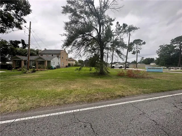 $35,900 | 7215 West Judge Perez Drive, Arabi, LA 70032