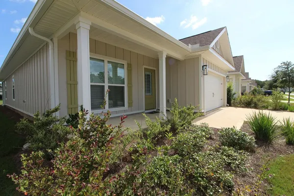 $379,900 | 454 Lightning Bug Lane, Freeport, FL 32439