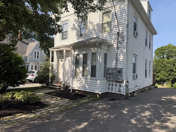 $850,000 | 211 Court Street, Plymouth, MA 02360