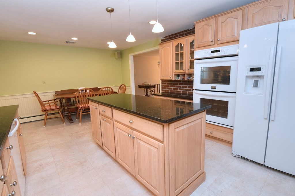 7 Arthur Road Wakefield, MA 01880 - Photo 5 of 42