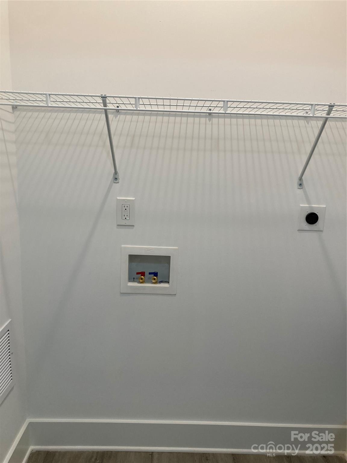 318 Davis Park Road Gastonia, NC 28052 - Photo 23 of 24 a view of a bathroom with an shower