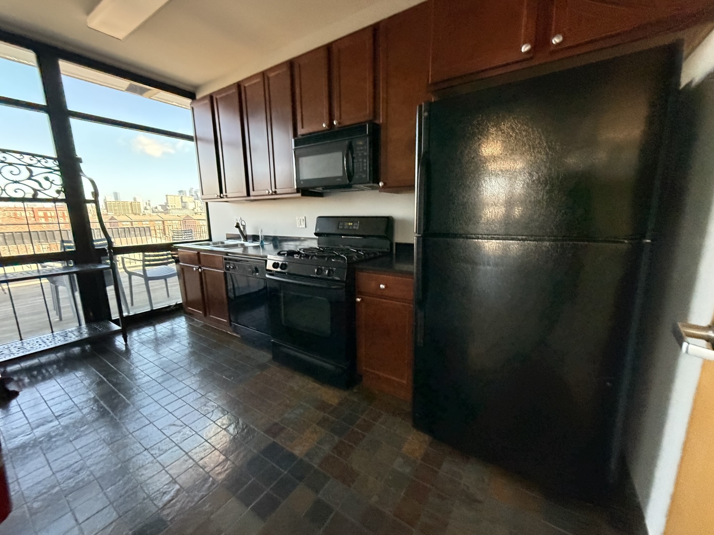 1069 West 14th Place, Unit 229 Chicago, IL 60608 - Photo 33 of 34