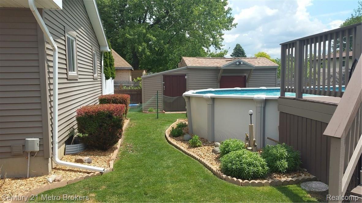 5242 East Carpenter Road Flint, MI 48506 - Photo 33 of 44 20180601_132557.jpg