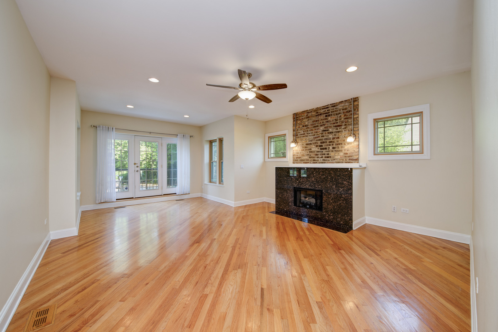 911 Maple Avenue, Unit 1N Evanston, IL 60202 - Photo 11 of 24