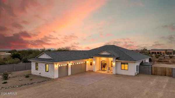 a black and white photo of a room