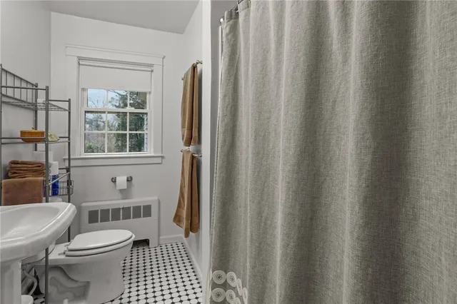 $2,800 | 80 Lakeshore Drive, East Greenwich, RI 02818