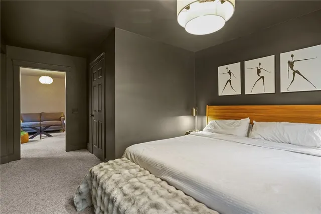 $2,800 | 80 Lakeshore Drive, East Greenwich, RI 02818