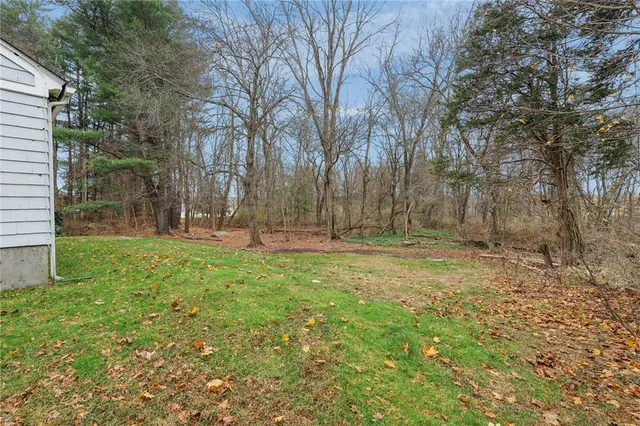 $2,800 | 80 Lakeshore Drive, East Greenwich, RI 02818