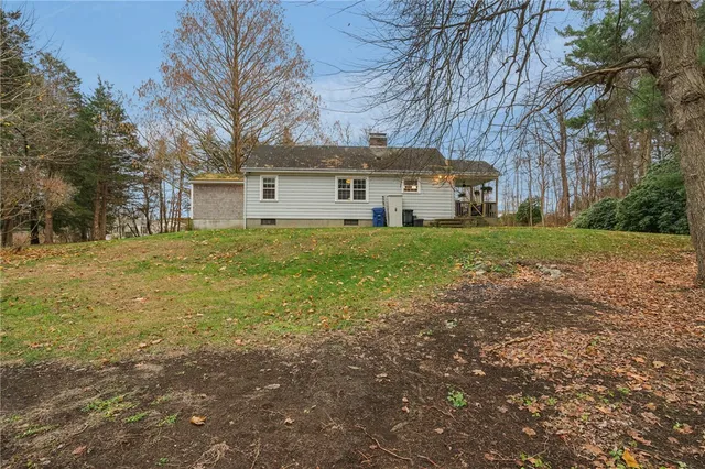 $2,800 | 80 Lakeshore Drive, East Greenwich, RI 02818