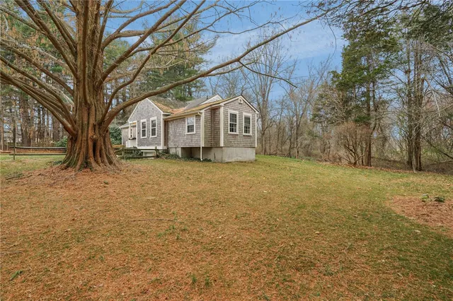 $2,800 | 80 Lakeshore Drive, East Greenwich, RI 02818