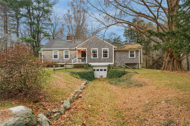 $2,800 | 80 Lakeshore Drive, East Greenwich, RI 02818